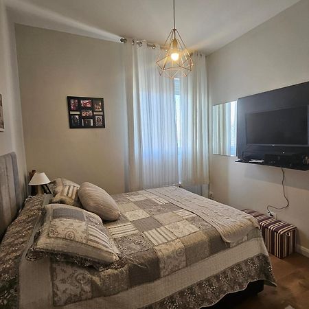 Apartamentos Na Praia Do Gonzaga Frente Mar Com Estacionamento Santos  Exteriör bild