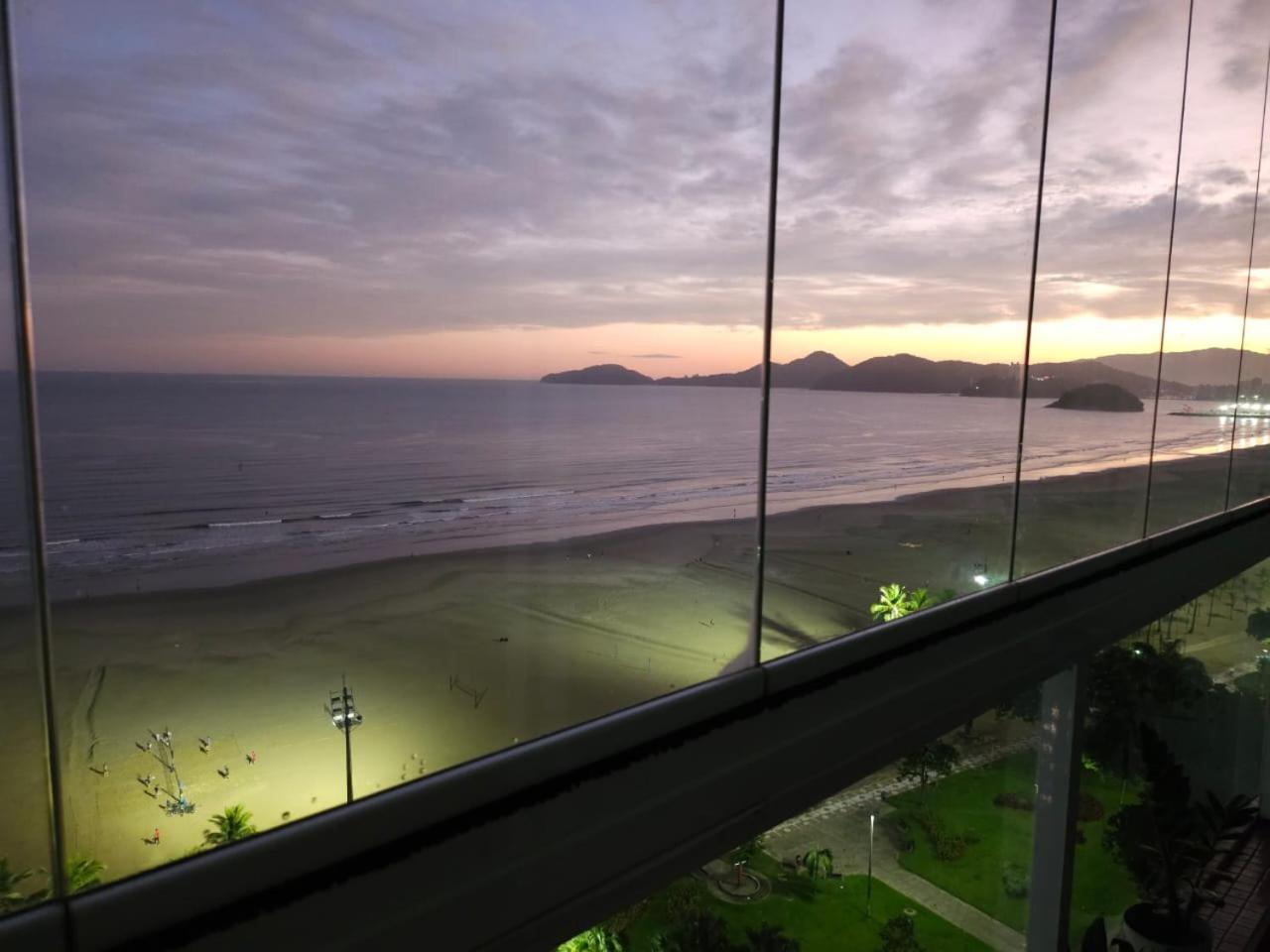 Apartamentos Na Praia Do Gonzaga Frente Mar Com Estacionamento Santos  Exteriör bild