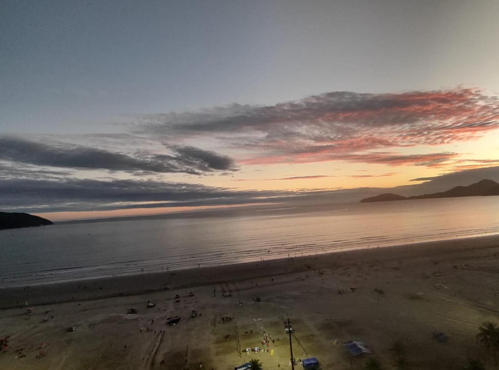 Apartamentos Na Praia Do Gonzaga Frente Mar Com Estacionamento Santos  Exteriör bild